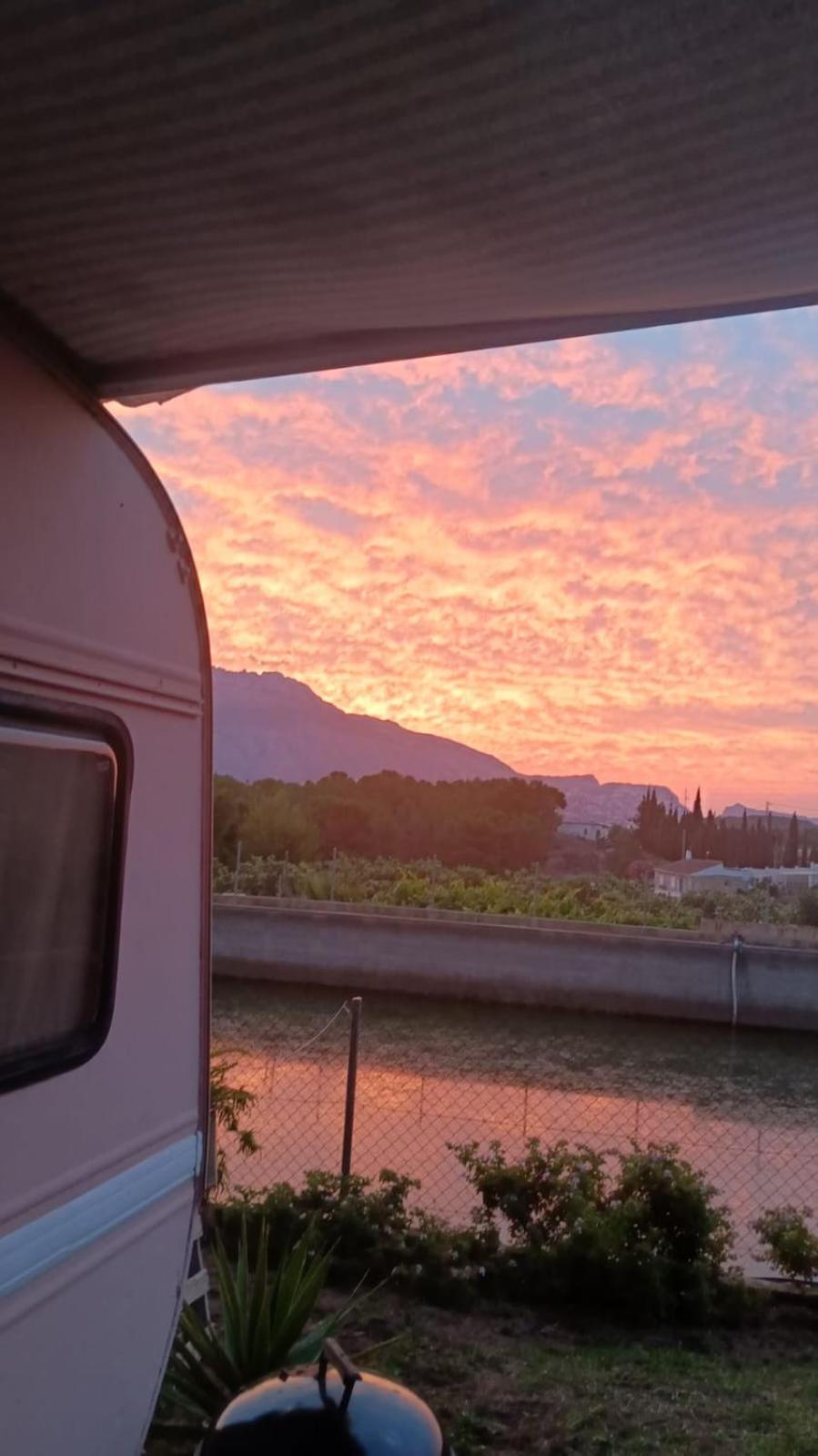 Caravana- Glamping Casa Tortuga La Nucía المظهر الخارجي الصورة